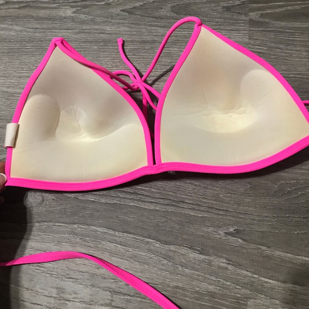 Pink bikini - Picture 2 of 4